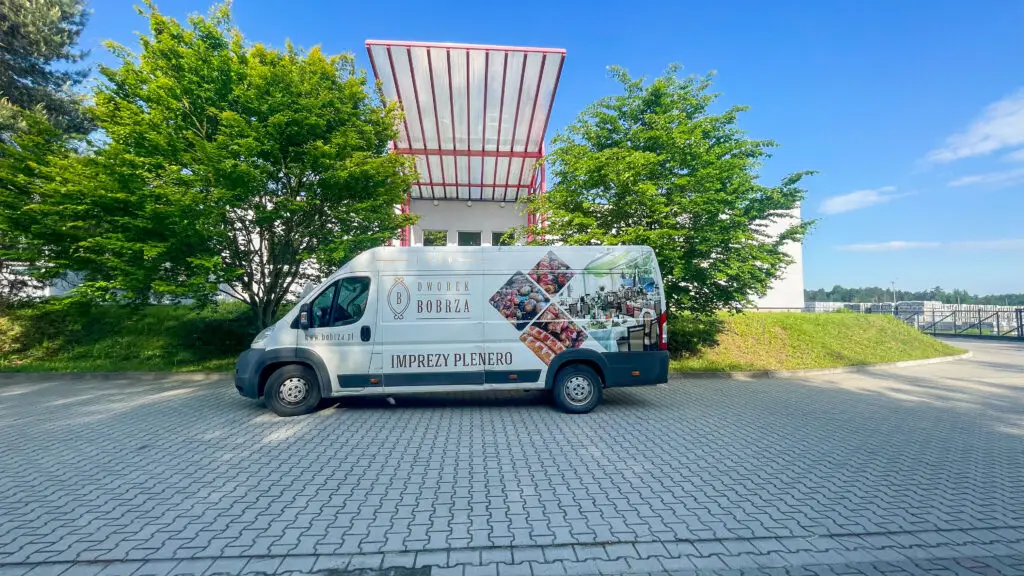 dojazd - bus firmowe