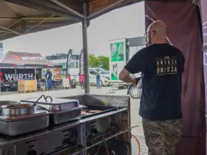 Dworek Bobrza – ekipa grillowa podczas obsługi eventu firmowego w Krakowie i Małopolsce