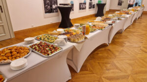 catering bankietowyna spektakl w teatrze Żeromskiego