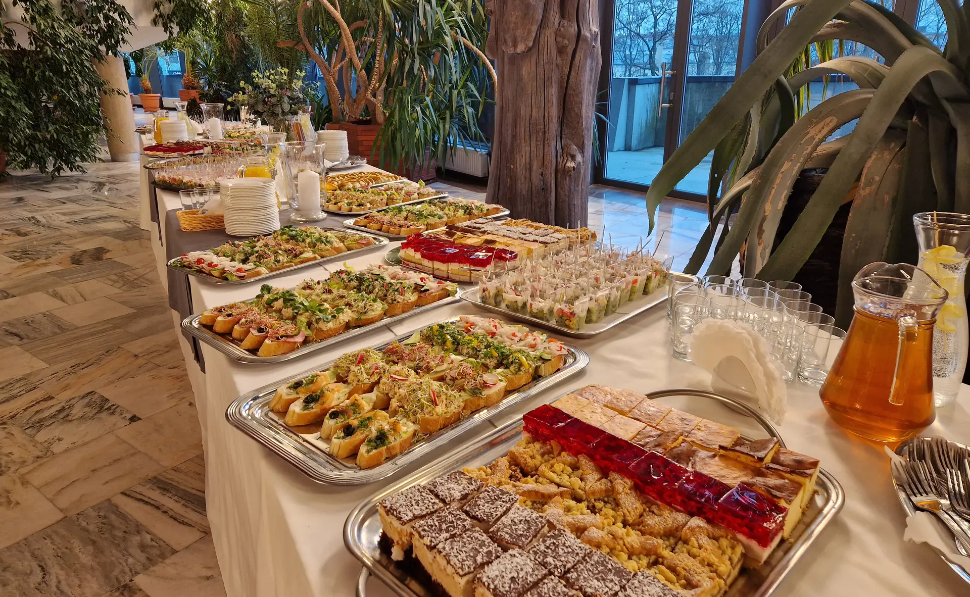 Dworek Bobrza – catering konferencyjny i bufetowy w Kielcach i województwie świętokrzyskim”